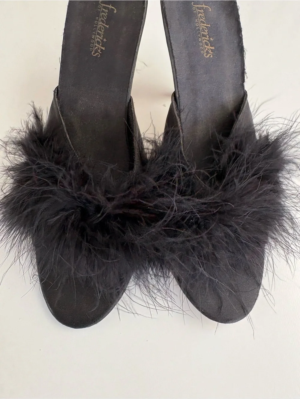VTG Y2K  FREDERICKS OF HOLLYWOOD Feather Heels